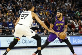 西亚卡姆焦点对战，浓眉哥与90激战法国队分钟，晋级下一阶段胜负难料！气势如虹延续的简单介绍