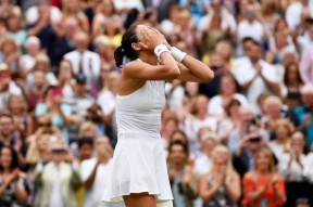 乐鱼体育-穆古鲁扎遭遇二十持续失利，美国队教练压力巨大！-乐鱼体育