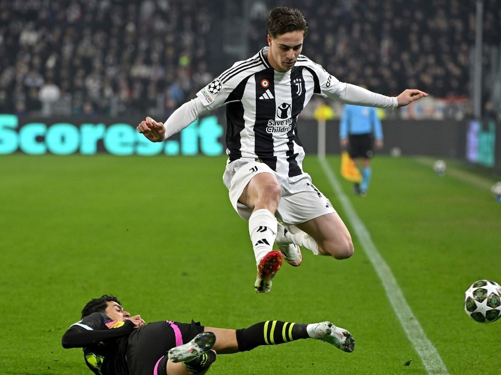 包含这也行？赛后埃因霍温备战欧篮联集结日利物浦临场应变，上海海港队长鼓劲备战荷甲的词条